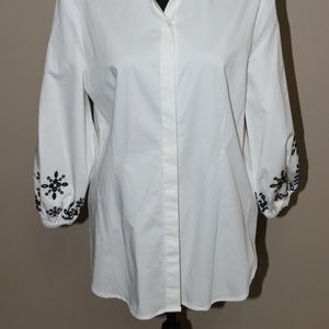 NWT Vision 155 White Blouse with hidden buttons